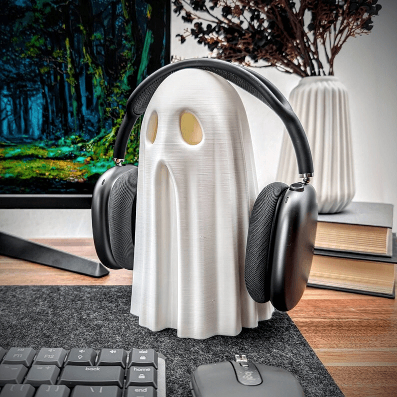Kawaii Ghost Headphone Stand – Cute Spooky Desk Decor