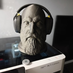 Kratos-Inspired Headphone Stand | God of War Fan Art
