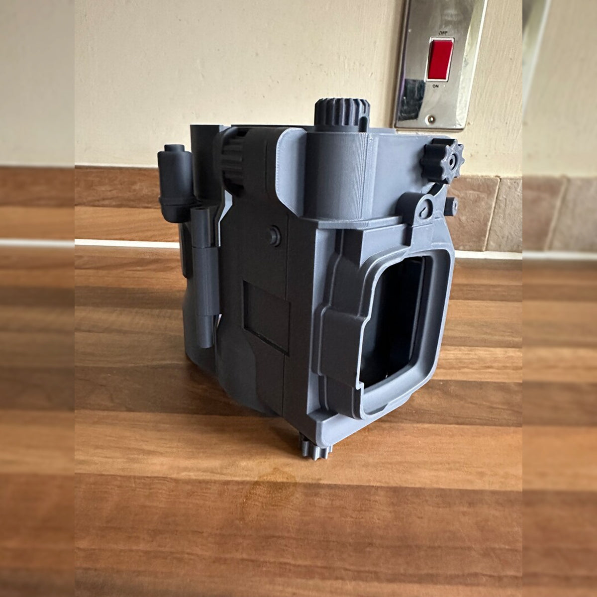 Fallout-Inspired Pip-Boy 3000 Wearable Cosplay Prop
