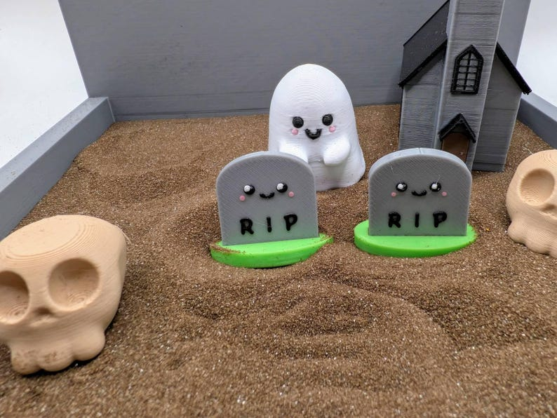 Graveyard Zen Garden Pen Pot – Gothic Desk Organiser