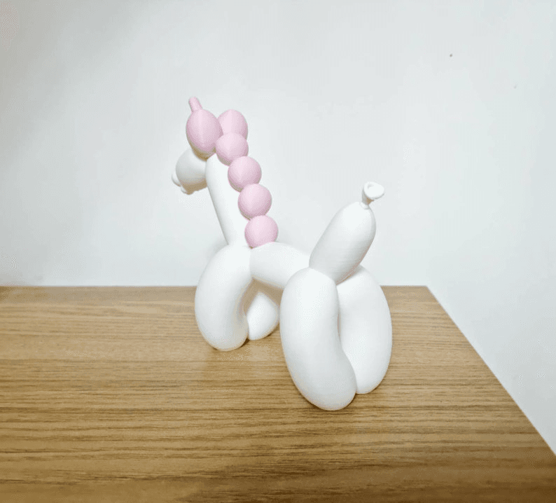 Balloon Unicorn Novelty Figure – White & Pink Sculpture