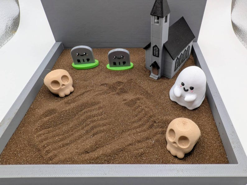 Graveyard Zen Garden Pen Pot – Gothic Desk Organiser
