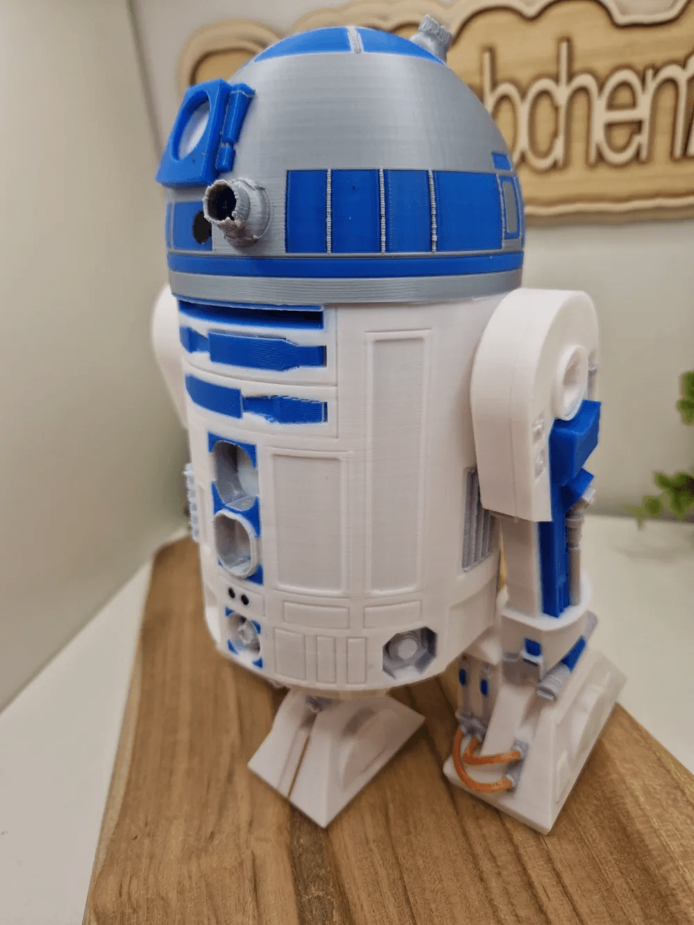 R2-D2 Inspired Pen Holder – Star Wars Fan Desk Organiser