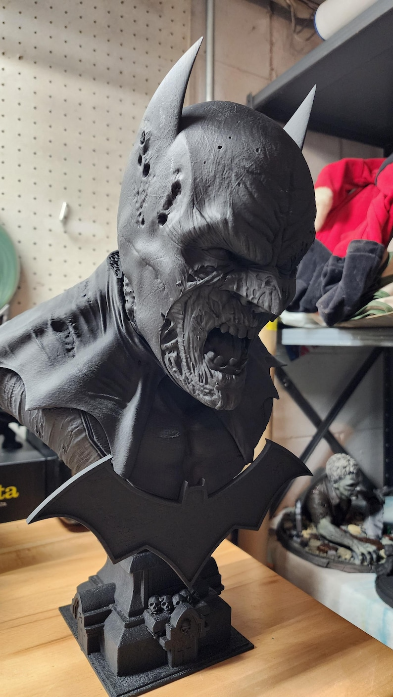 Zombie Batman-Inspired Horror Bust | Gothic Fan Display