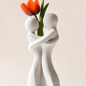 Abstract Couple Embrace Vase | Romantic Home Décor