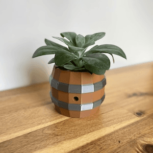 Low Poly Barrel Pot – Minecraft-Inspired Game Decor