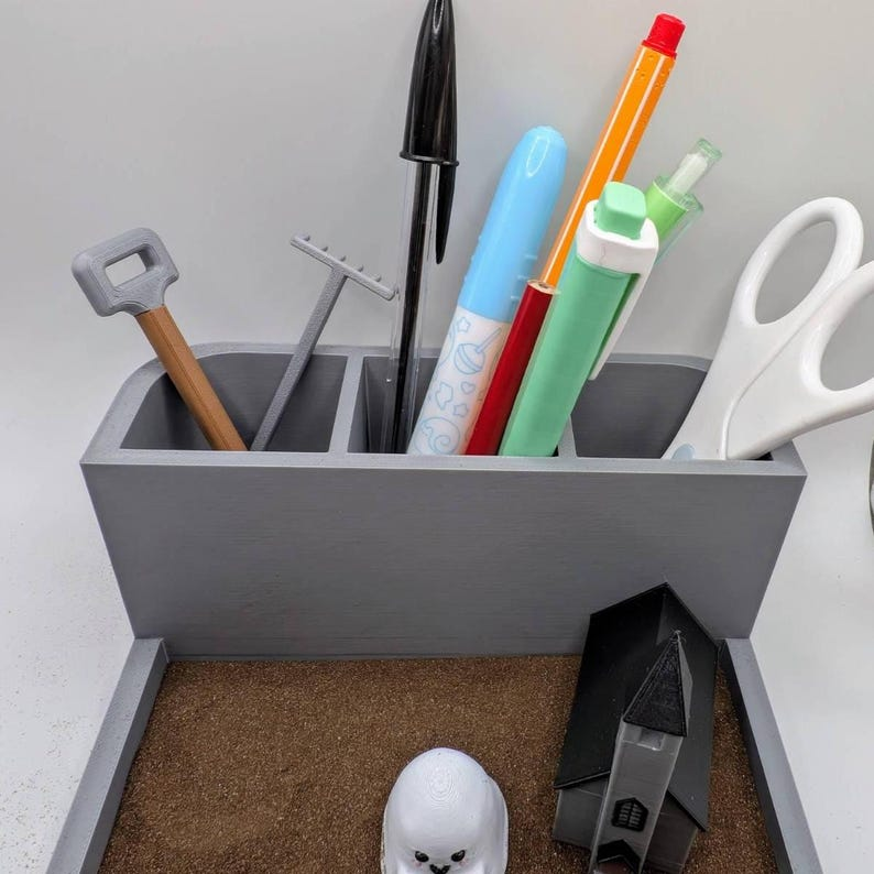 Graveyard Zen Garden Pen Pot – Gothic Desk Organiser