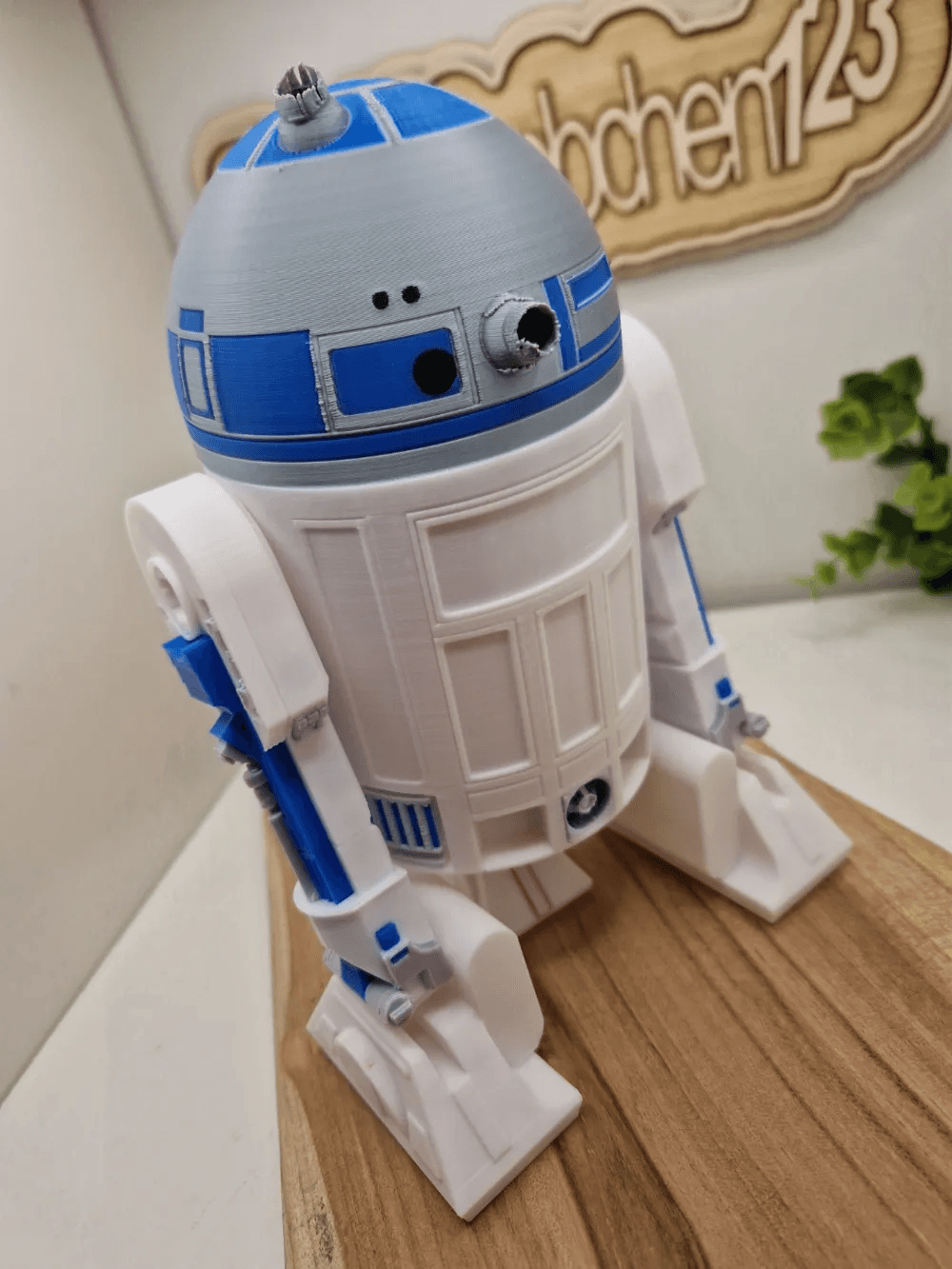 R2-D2 Inspired Pen Holder – Star Wars Fan Desk Organiser