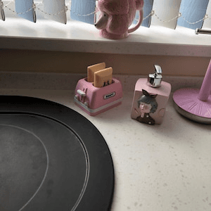 Retro Toaster Soap Dish – Pastel Bathroom Decor