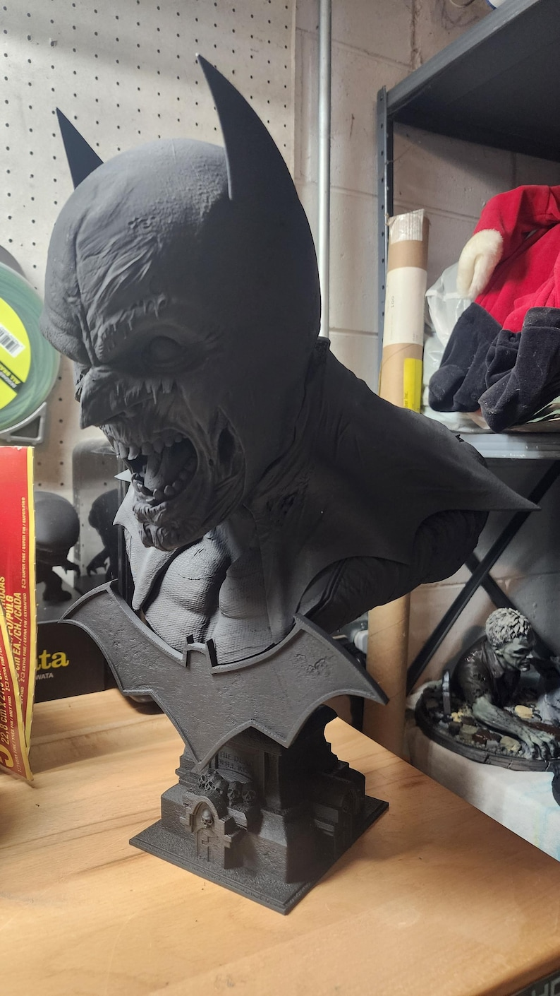 Zombie Batman-Inspired Horror Bust | Gothic Fan Display