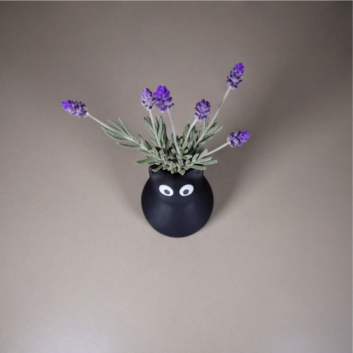 Minimalist Black Cat Silhouette Vase | Modern Home Decor
