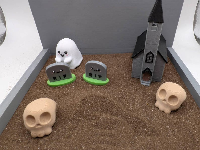 Graveyard Zen Garden Pen Pot – Gothic Desk Organiser