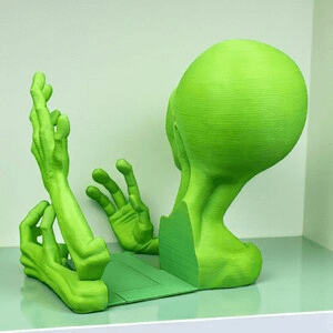Alien Bookend – Sci-Fi Shelf Decor for Space Fans