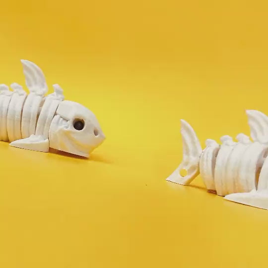 Articulated Skeleton Shark Fidget Toy – Poseable Desk Decor